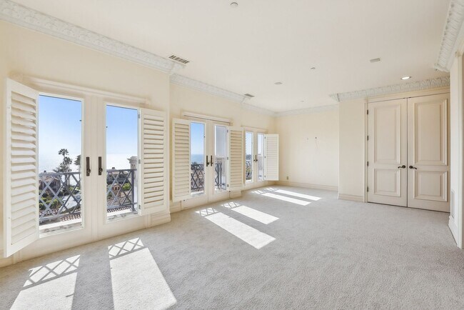 Building Photo - OCEAN VIEW CUSTOM BUILT LUXURY ESTATE