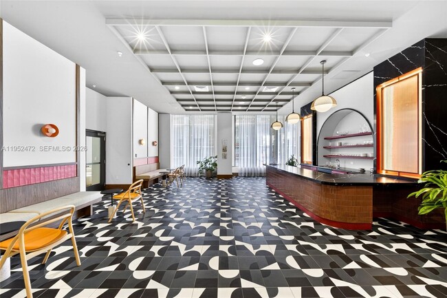 Building Photo - 11 NE 6th St