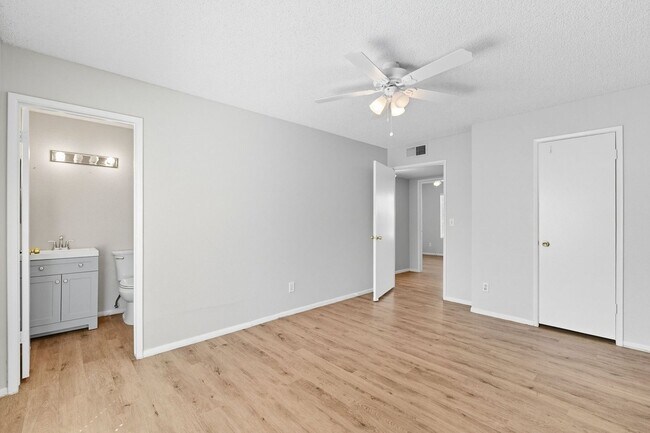 Building Photo - Three bedrooms plus big garage!