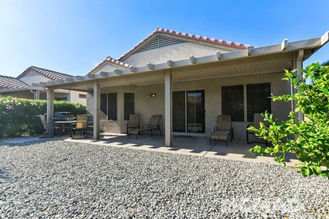 Building Photo - Charming 2BR House in Surprise
