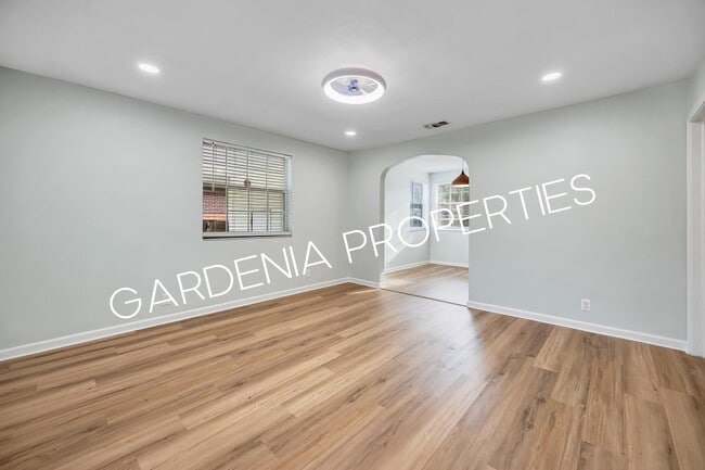 Building Photo - 1353 Placid Pl