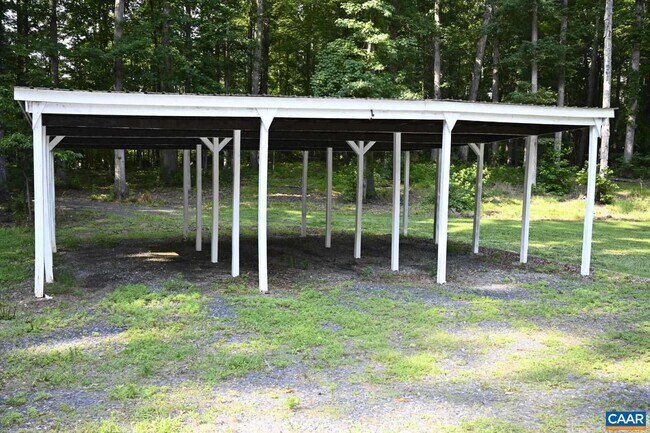 Building Photo - 289 Community House Rd