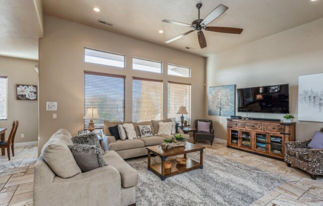 Building Photo - Fully Furnished home in the heart of Hurricane