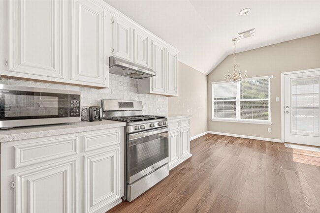 Building Photo - 22523 Cascade Springs Dr