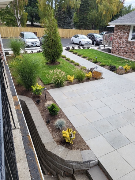 Building Photo - 2755 NE Hogan Dr