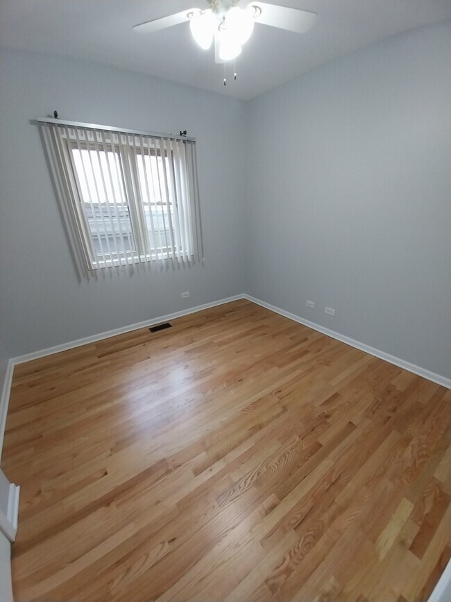 Building Photo - 4552 N Newland Ave