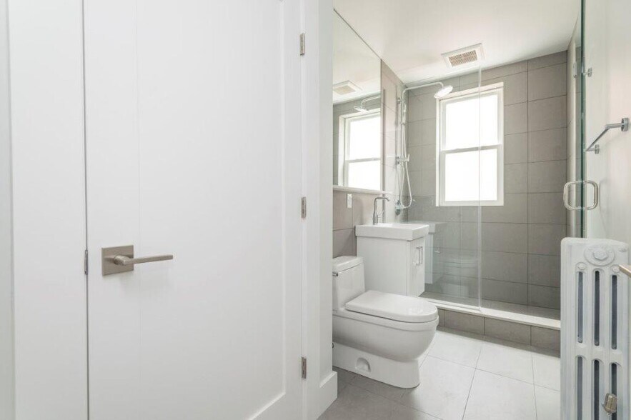 Building Photo - 1999 Commonwealth Ave