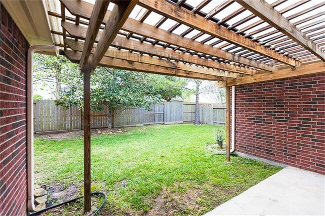 Building Photo - 314 Blossomwood Dr