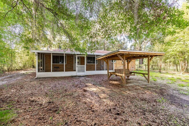 Building Photo - Welcome to your Lake Home