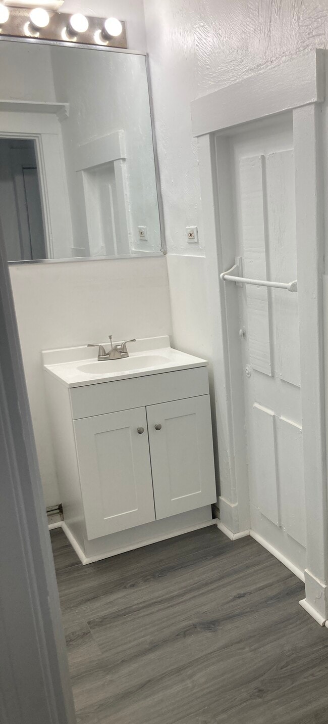 Building Photo - 500 W Wyoming Ave