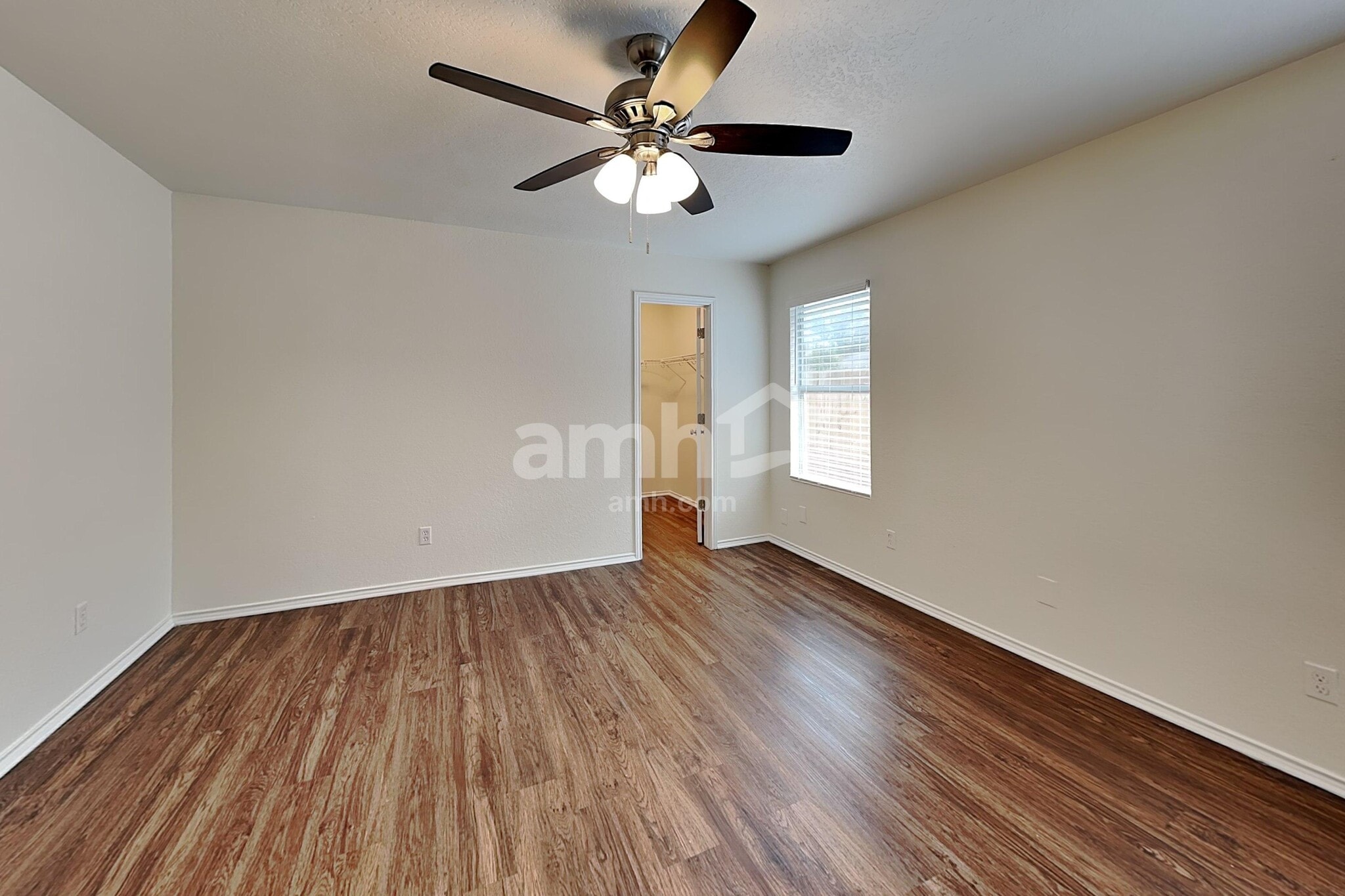 Building Photo - 9210 Laguna Falls
