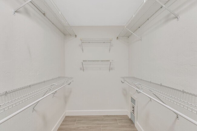 Building Photo - ** WILLOUGHBY ACRES ** POOL HOME - 3 BED / 2 BATH - PETS OK! - NORTH NAPLES - ANNUAL RENTAL