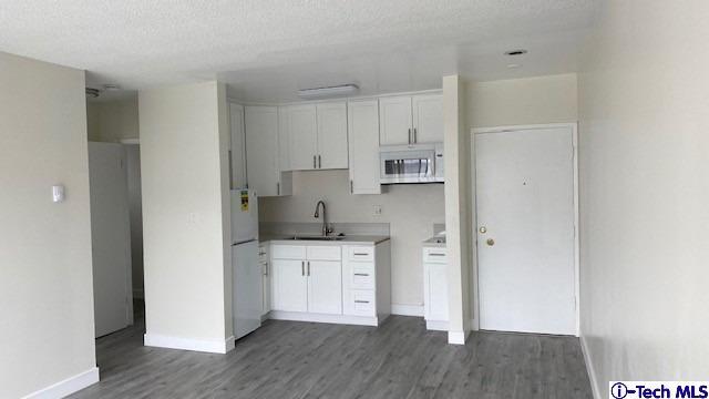 Building Photo - 1833 Normandie Ave