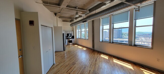 Building Photo - 2107 Grand Blvd
