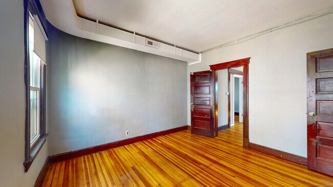 Building Photo - 22 Webster St