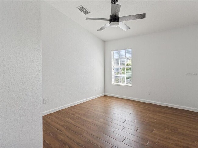 Building Photo - 1055 Rock Harbor Ave