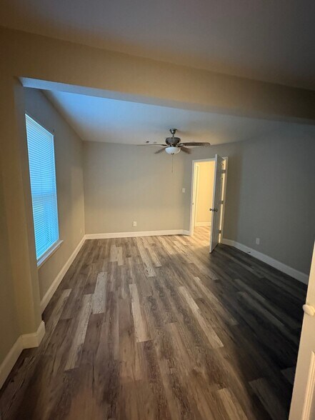 Building Photo - 603 Perry Ave