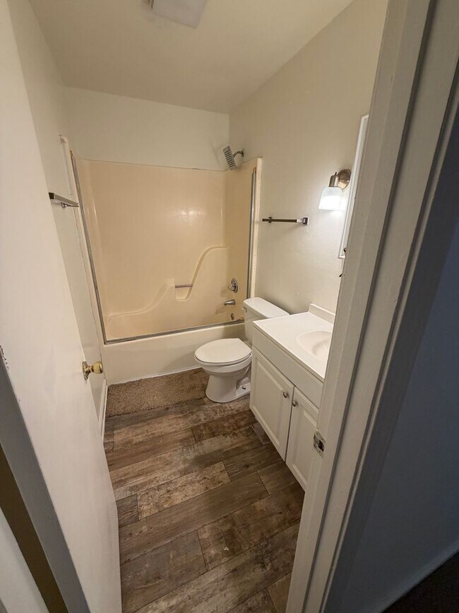 Building Photo - 00203