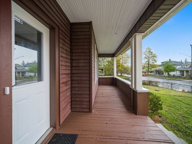 Building Photo - Stunning Updated Home in North Spokane | Bright Interiors, Modern Kitchen & Private Patio