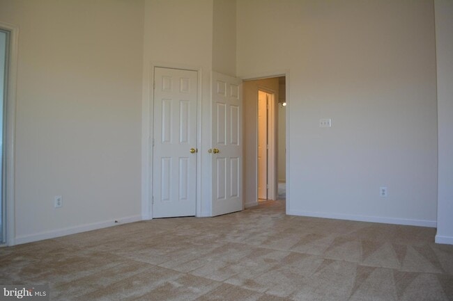 Building Photo - 2518 James Maury Dr