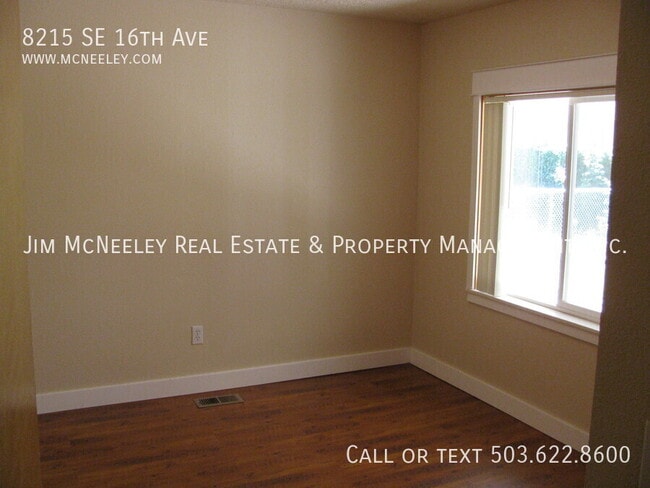 Building Photo - 8215 SE 16th Ave