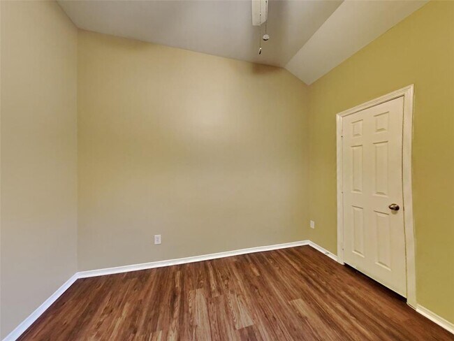 Building Photo - 113 N Heritage Oaks Dr