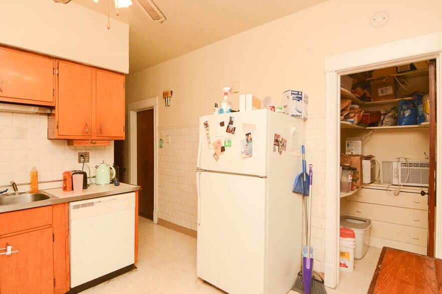 Building Photo - 3815 N Damen Ave