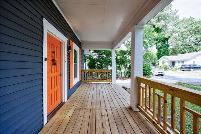 Building Photo - 554 Oak Dr