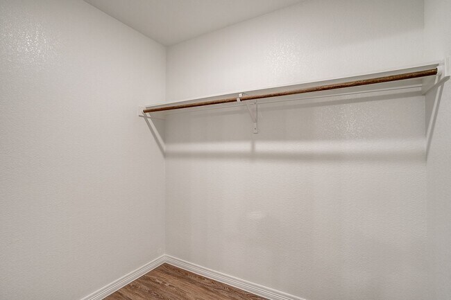 Building Photo - 37 Elk Dr