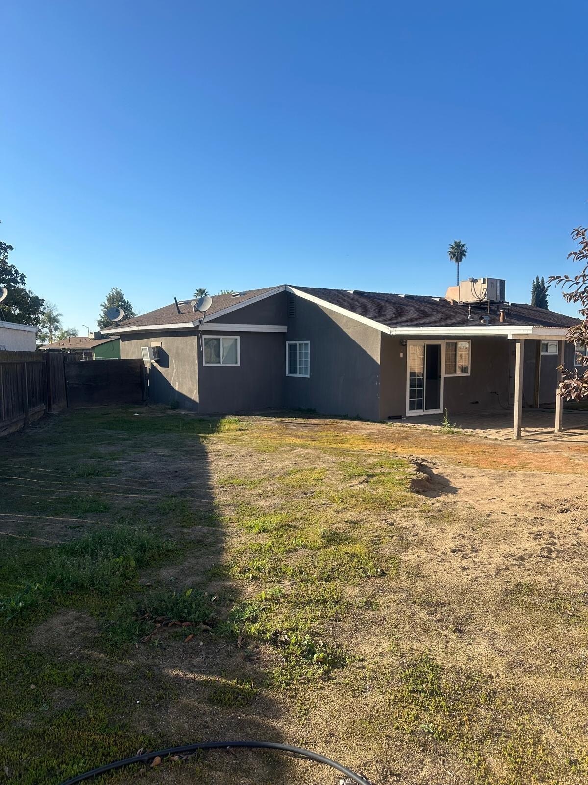 Building Photo - 1817 W La Sierra Dr
