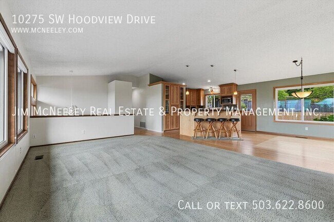 Building Photo - 10275 SW Hoodview Dr