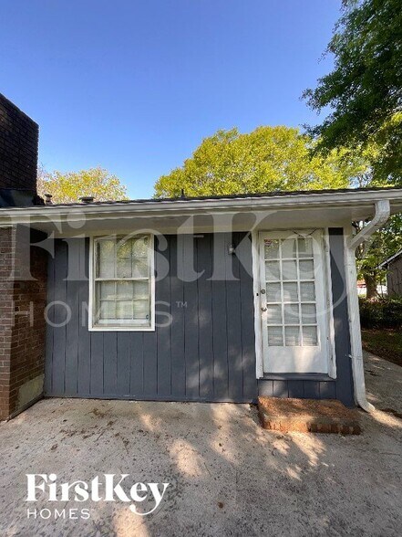 Building Photo - 1393 Panola Rd