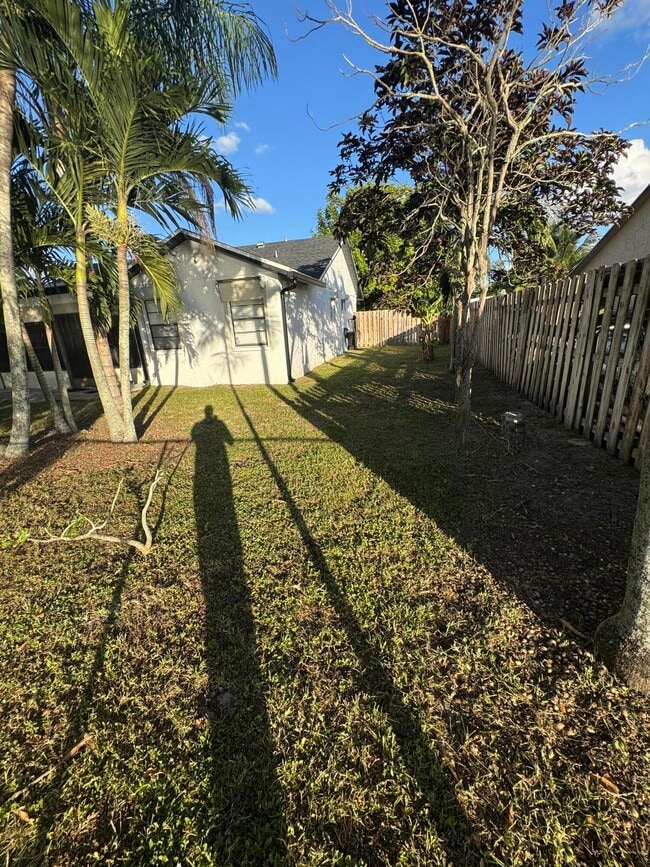 Building Photo - 1371 Thornbank Ln