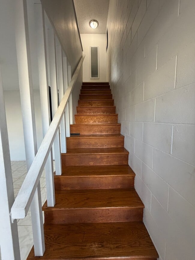 Building Photo - Bright Two Bedroom in Ewa Beach