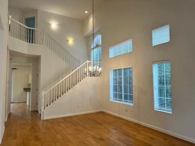 Building Photo - 1708 Spur Ridge Ln