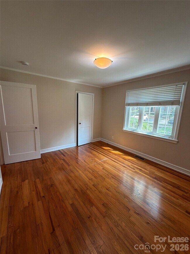 Building Photo - 1818 Jameston Dr