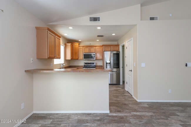 Building Photo - 10457 E Oakbrook St