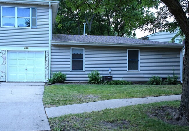 Building Photo - 336 Russet Way