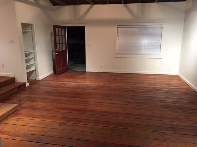 Grand room entry. - 285 Washburn Ave