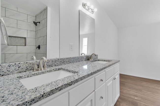 Building Photo - 20644 Oak Pond Dr