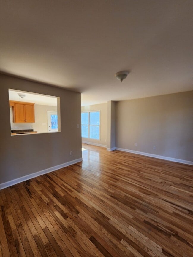 Building Photo - Asheville Rental!