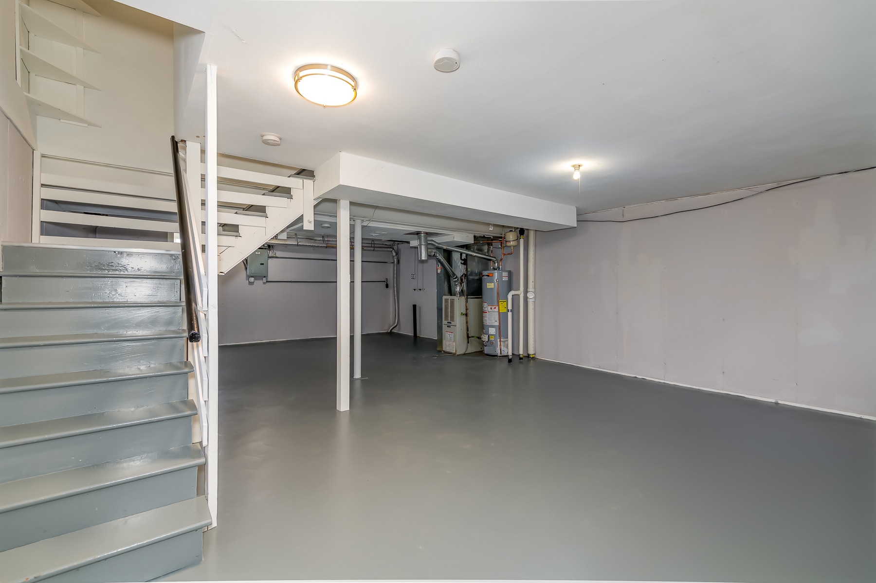 Building Photo - 235 W Washington Ave