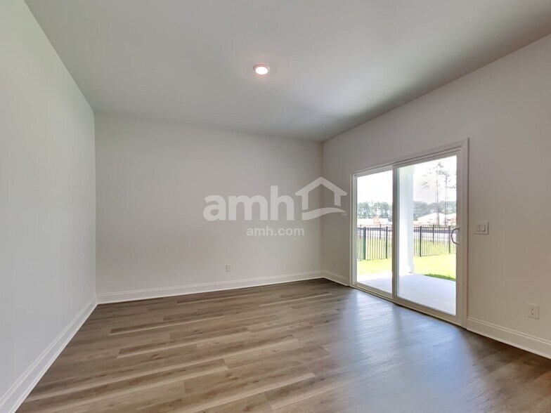 Building Photo - 565 Plumeria Ln