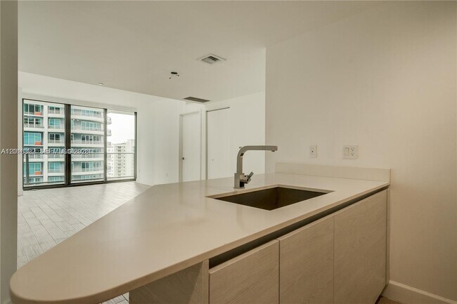 Building Photo - 1300 S Miami Ave