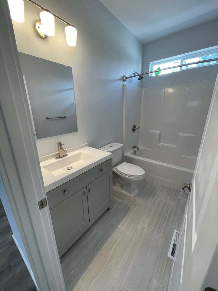 Building Photo - 1765 Waller St SE