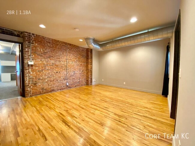 Building Photo - Stunning 2,000 sqft Loft For Rent in the C...