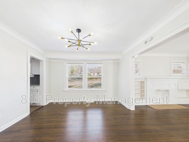 Building Photo - 4542 Chestnut Ave