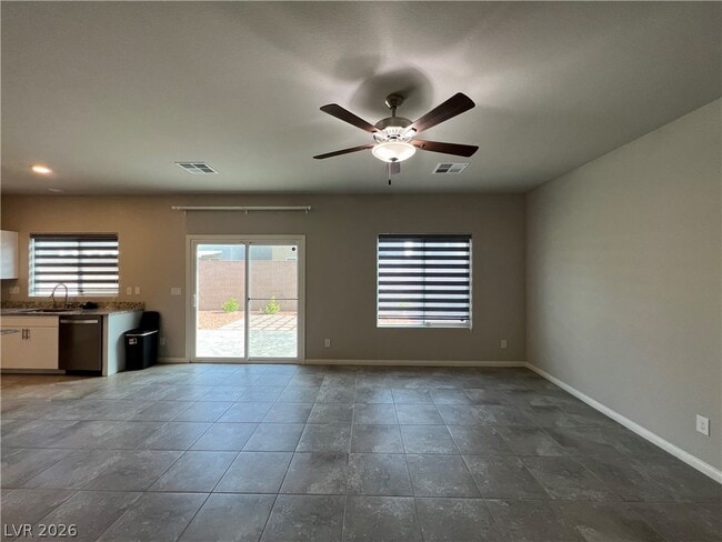 Building Photo - 7521 Dragonfruit Ave
