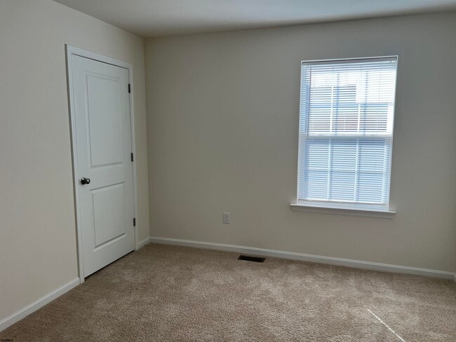 Building Photo - 2 Misty Lake Ct