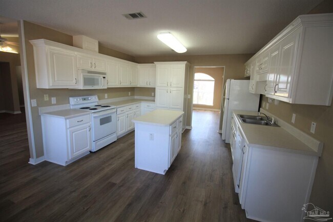 Building Photo - 1100 Freeboard Blvd